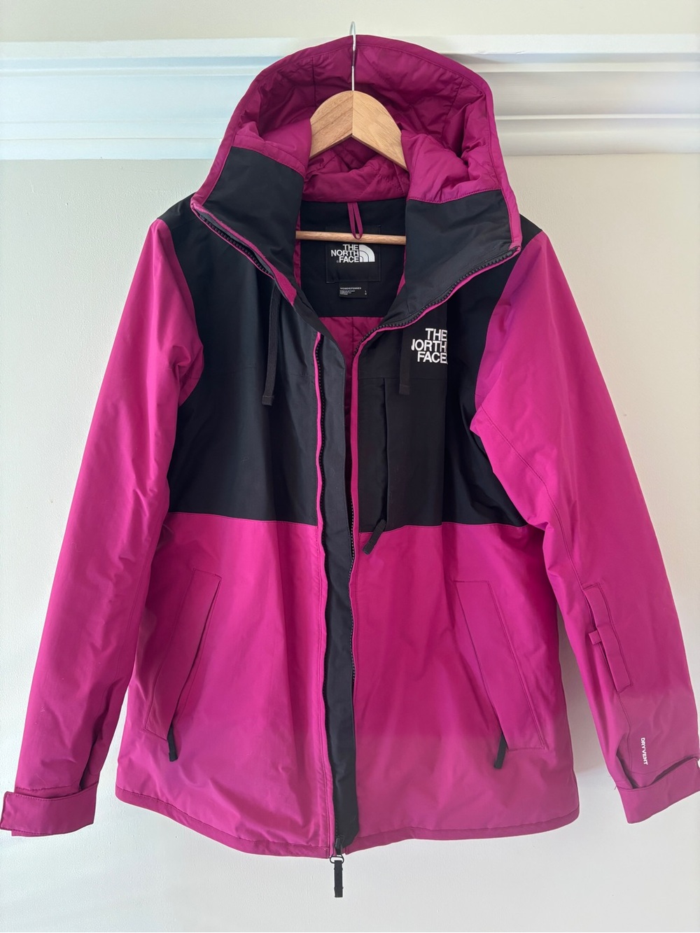 The North Face Women's Magenta and Black Insulated Ski Jacket